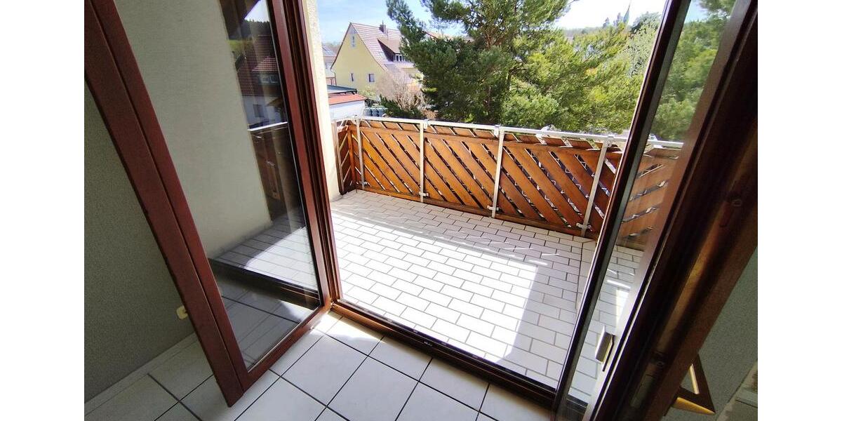 Dachgeschoßwohnung Neuenbürg - 2.5 Zimmer, 68 m&sup2;, 790&euro; | Angebot:26348666
