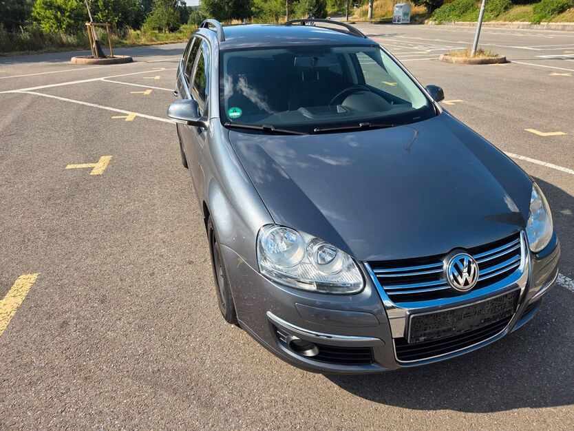 VW Golf 176.000 km 4.500 € Königsbach-Stein 75203