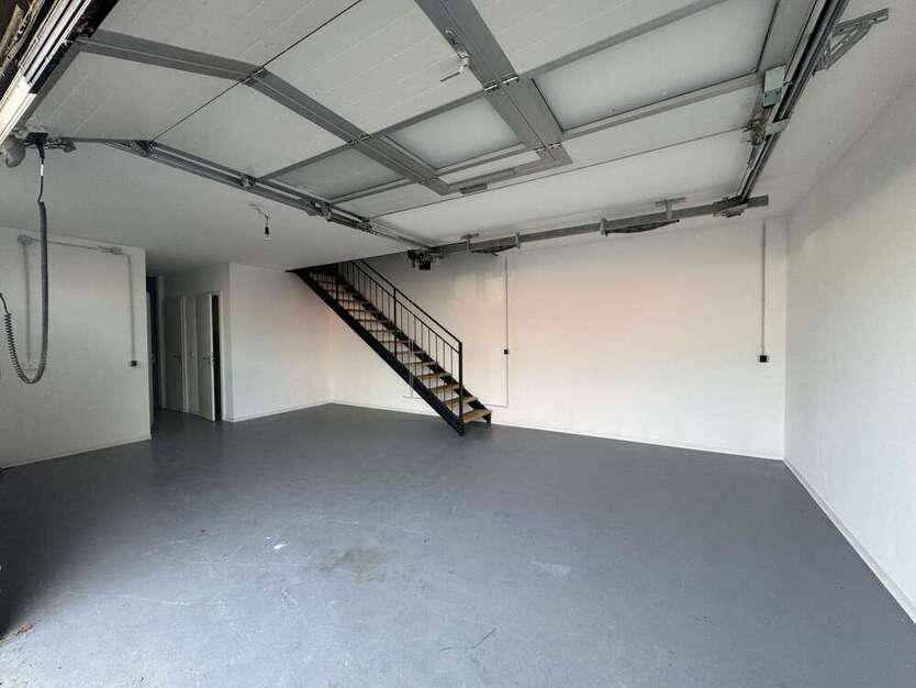 Modernes Reihenendhaus mit Wohn- und Gewerbeanteil + Garten, Garage & 3 Stellplätzen in Rheinstetten