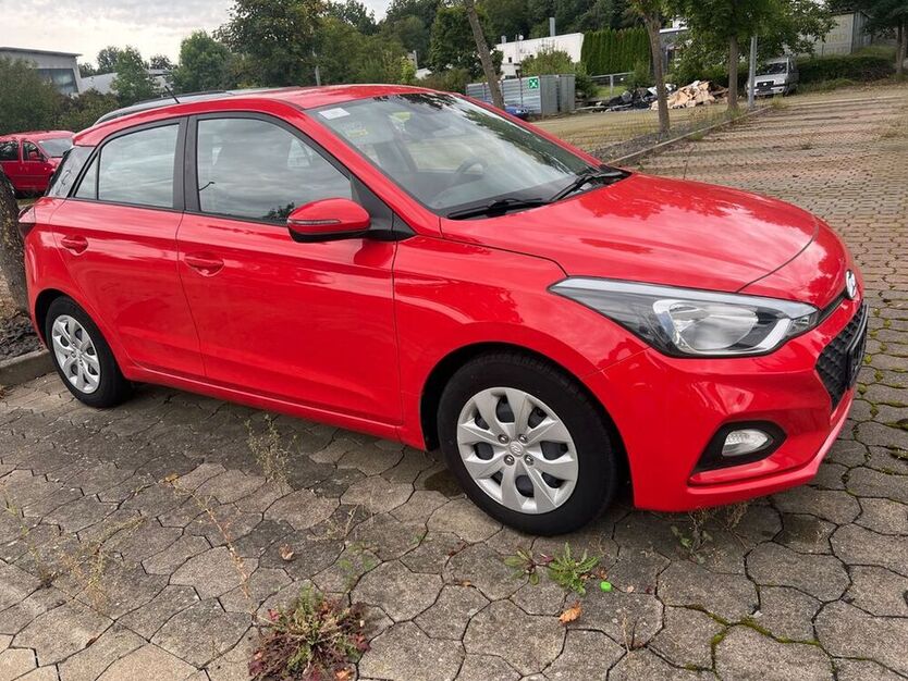 i20