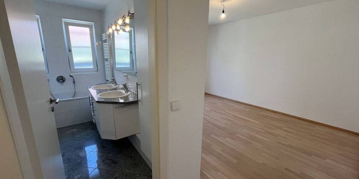 Etagenwohnung Karlsruhe Nordstadt - 4 Zimmer, 119 m&sup2;, 1.700&euro; | Angebot:26486220
