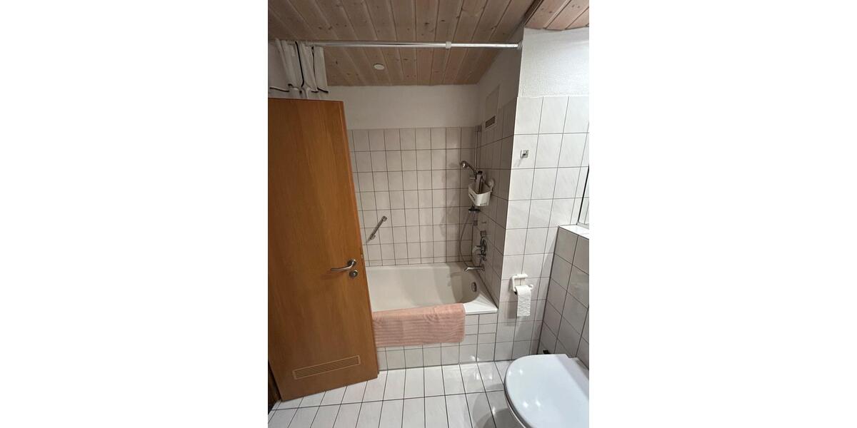 Reihenhaus Ditzingen - 5.5 Zimmer, 120 m&sup2;, 1.800&euro; | Angebot:25646253