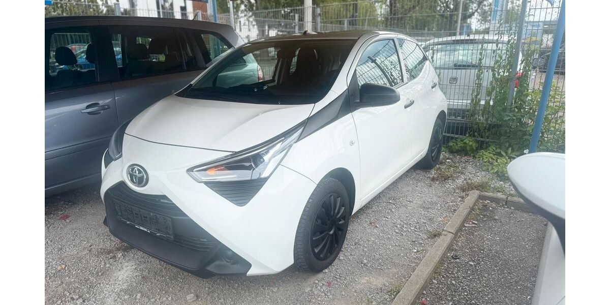Toyota Aygo (X) 84.800 km 7.980 &euro; Sindelfingen 71065