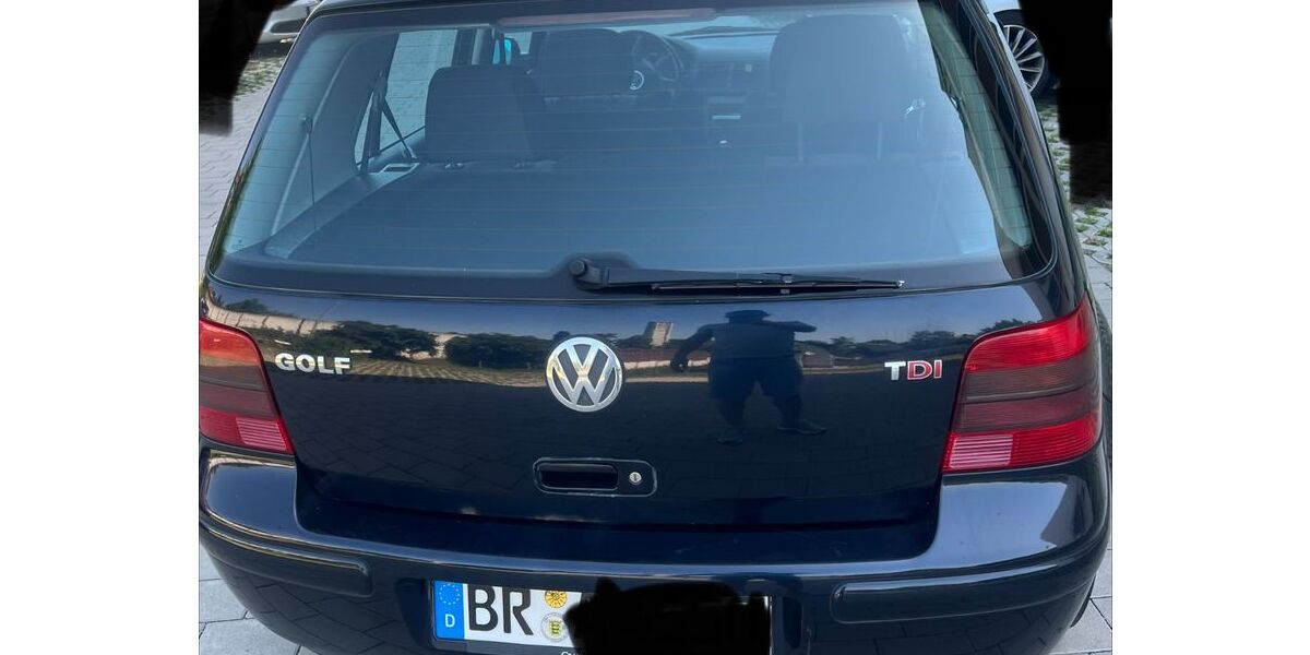 VW Golf 261.000 km 2.600 &euro; bruchsal 76646