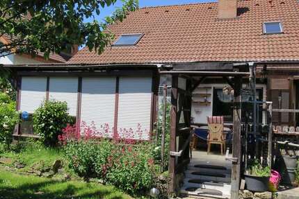Haus Straubenhardt - 6 Zimmer, 208 m&sup2;, 450.000&euro; | Angebot:26882300