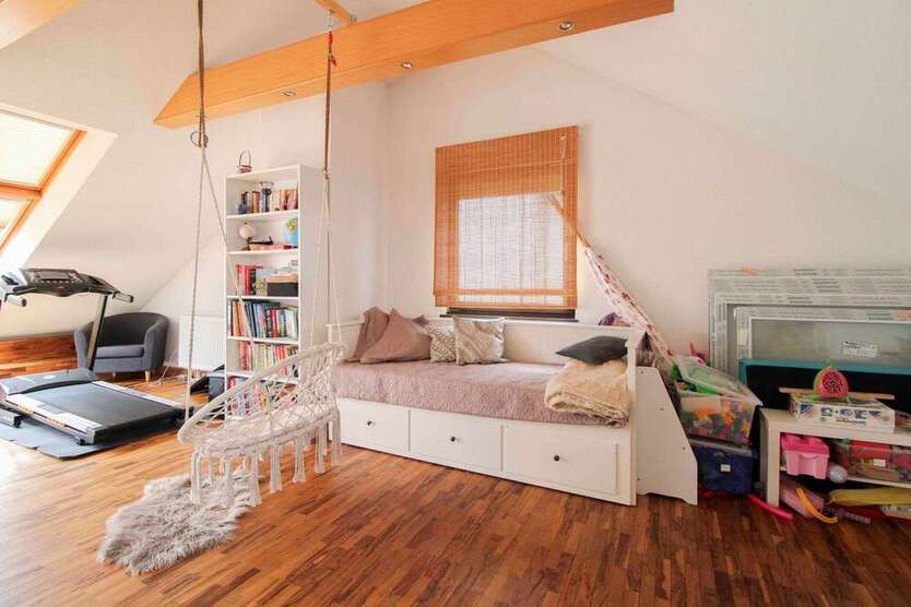 Haus zum Kaufen in Pforzheim 465.000 € 174.46 m²