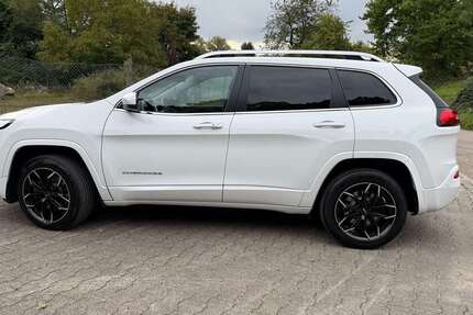 Jeep Cherokee 92.000 km 21.500 € Gernsbach 76593