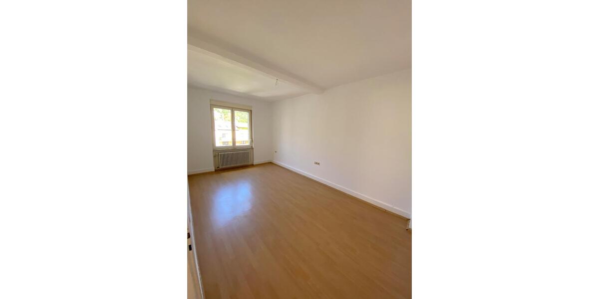 Etagenwohnung Pforzheim Weststadt - 3 Zimmer, 98 m&sup2;, 800&euro; | Angebot:25253389