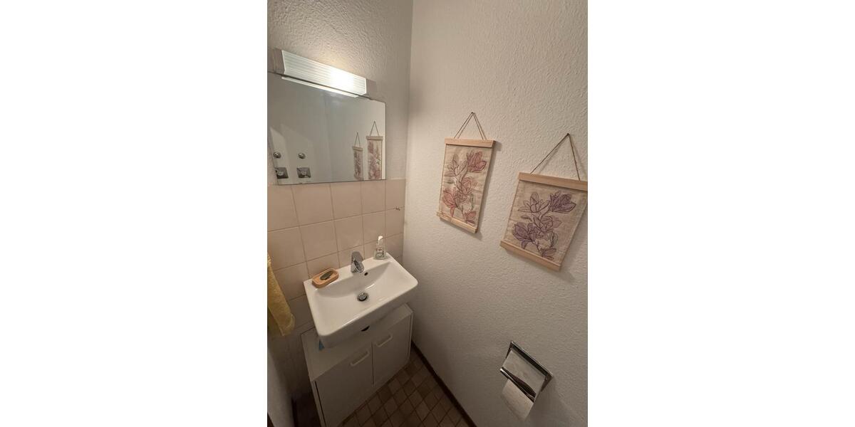 Möbliertes ,Helles Zimmer in der Innenstadt-West 1 zimmer