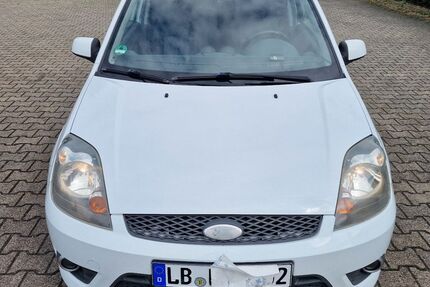 Ford Fiesta 185.000 km 1.898 € Schwieberdingen 71701