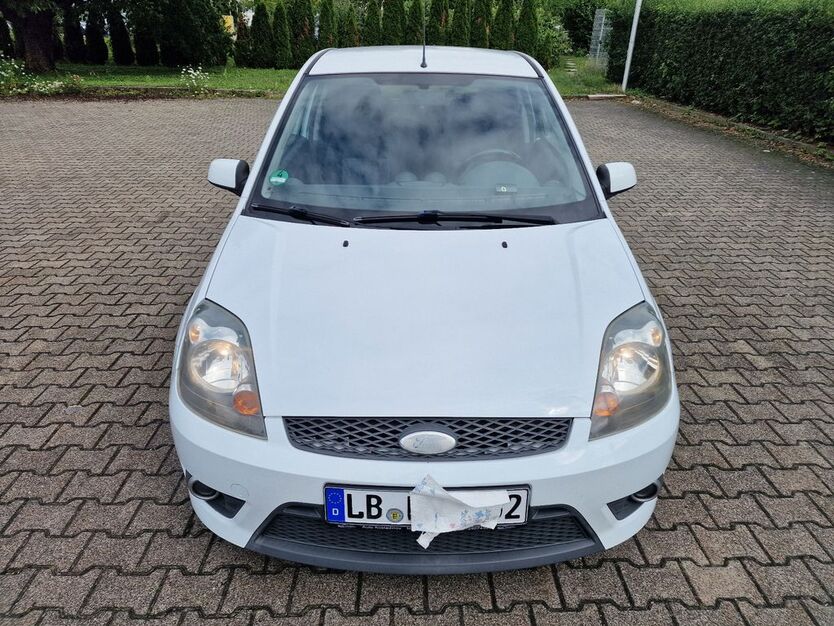 Ford Fiesta 185.000 km 1.898 € Schwieberdingen 71701