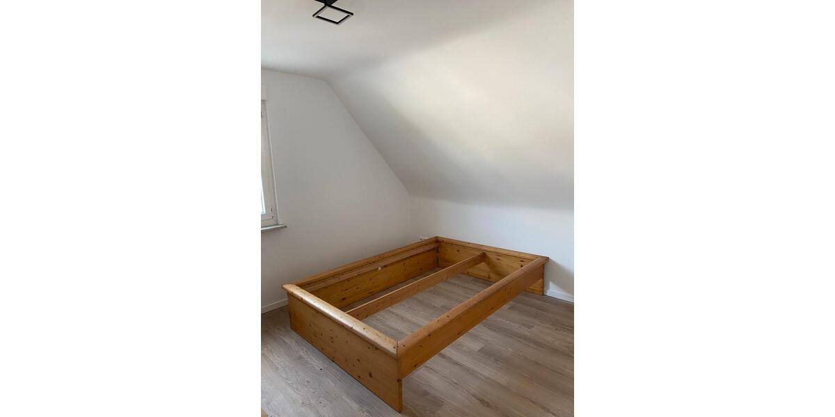 Etagenwohnung Karlsbad - 6 Zimmer, 130 m&sup2;, 470&euro; | Angebot:27604879