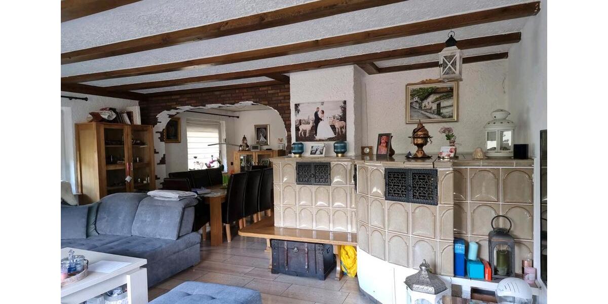 4 Zimmer plus 1 Zimmer im Dachgeschoss 4 zimmer