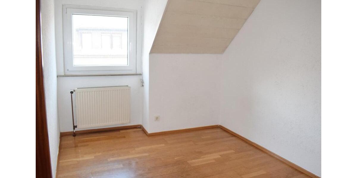 Etagenwohnung Pforzheim Nordstadt - 3 Zimmer, 71 m&sup2;, 240.000&euro; | Angebot:26672313