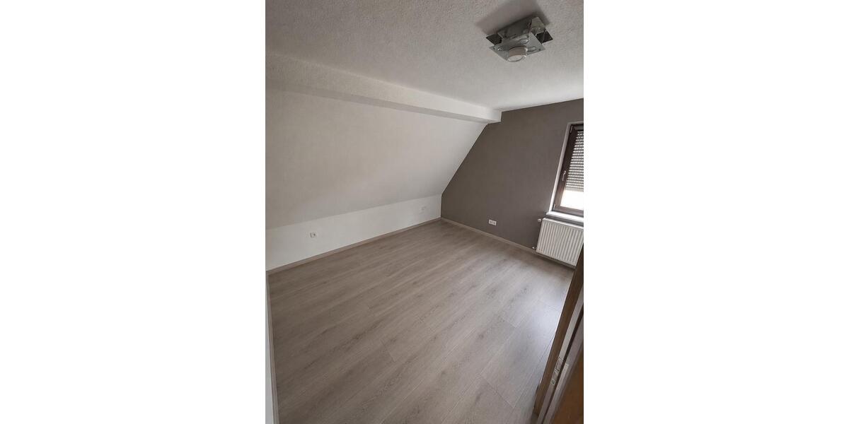 Doppelhaushälfte Sachsenheim - 5 Zimmer, 123 m&sup2;, 400.000&euro; | Angebot:27158344