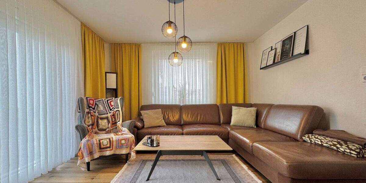 Modernisiertes Ein- Zweifamilienhaus mit Garten 5 zimmer