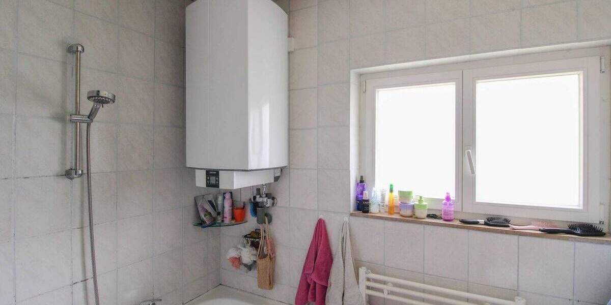 Einfamilienhaus Calw - 7 Zimmer, 180 m&sup2;, 329.000&euro; | Angebot:25710900