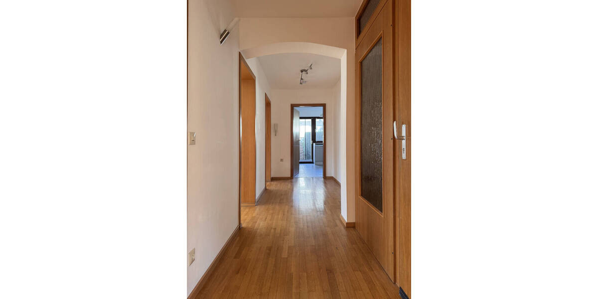 Mehrfamilienhaus, Wohnhaus Sachsenheim / Kleinsachsenheim Kleinsachsenheim - 8 Zimmer, 220 m&sup2;, 649.000&euro; | Angebot:26751921