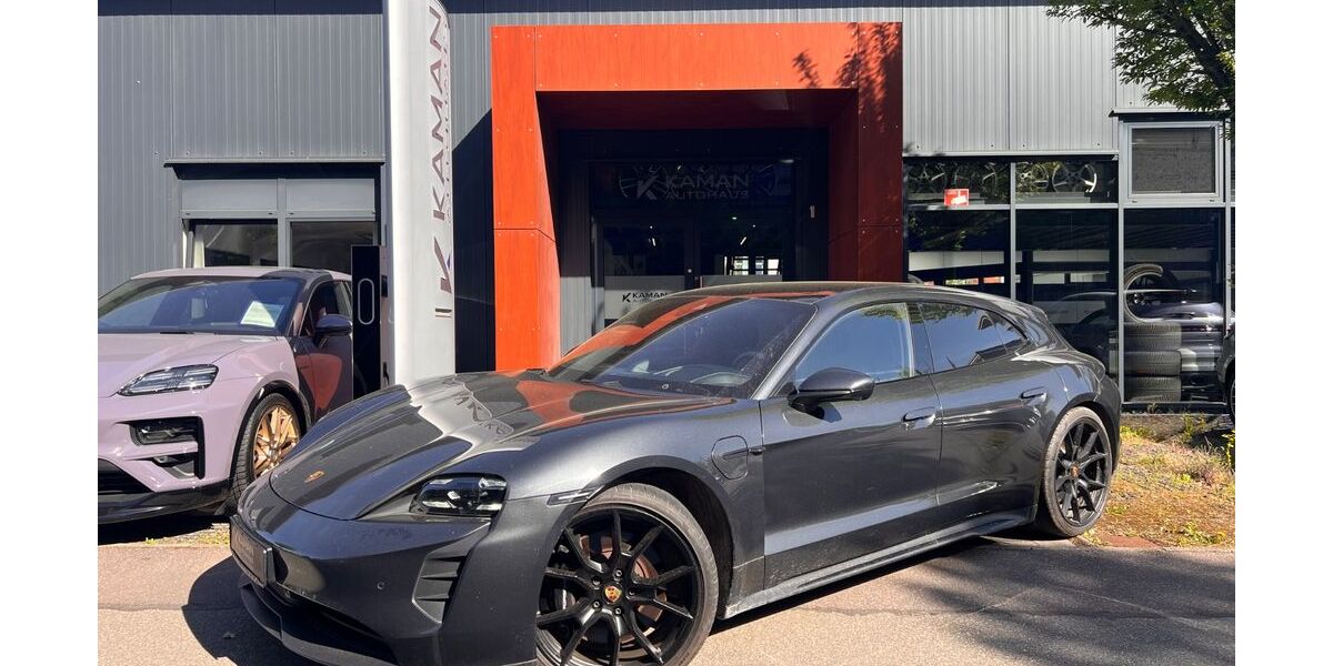 Porsche Taycan 22.300 km 90.600 € Sindelfingen 71065