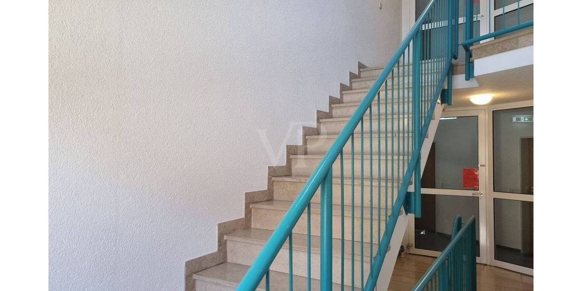 Großzügiges Studentenrefugium mit Balkon und Dachstudio in gesuchter Lage 1 zimmer