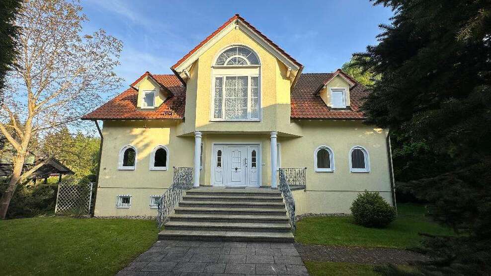 Haus zum Kaufen in Bad Liebenzell 1.100.000 € 286 m²