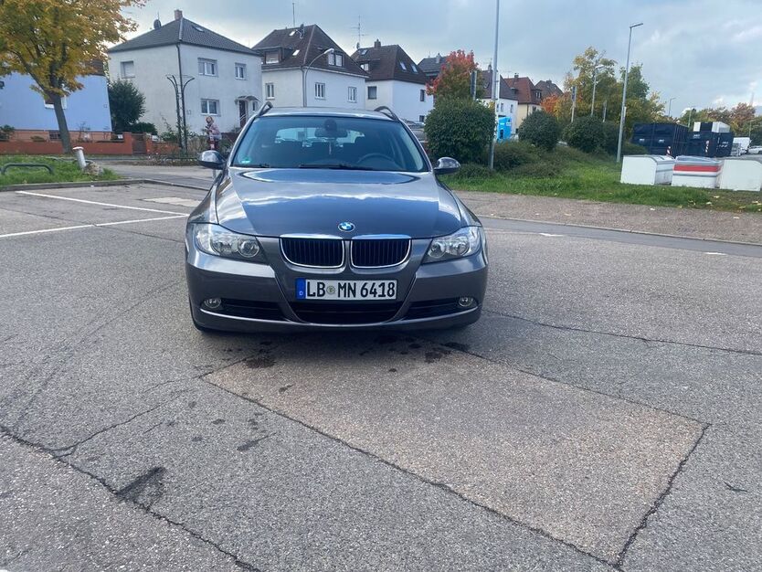 BMW 320 182.840 km 2.950 € Korntal-Münchingen 70825