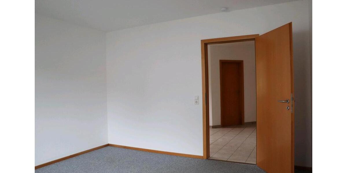 Geräumige 2-Zimmer-Wohnung mit EBK und Terrasse in Kraichtal 2 zimmer