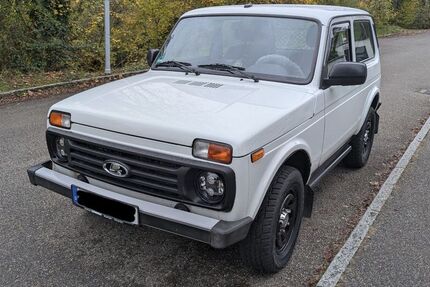Lada Niva 23.500 km 15.950 € Wiernsheim 75446
