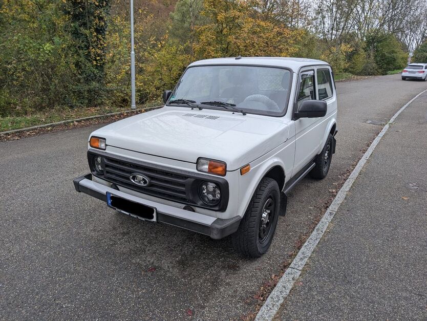 Lada Niva 23.500 km 15.950 € Wiernsheim 75446