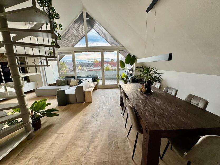 Maisonette (möbl.) | Südbalkon | 4,60 m DH | TG + Wallbox zimmer