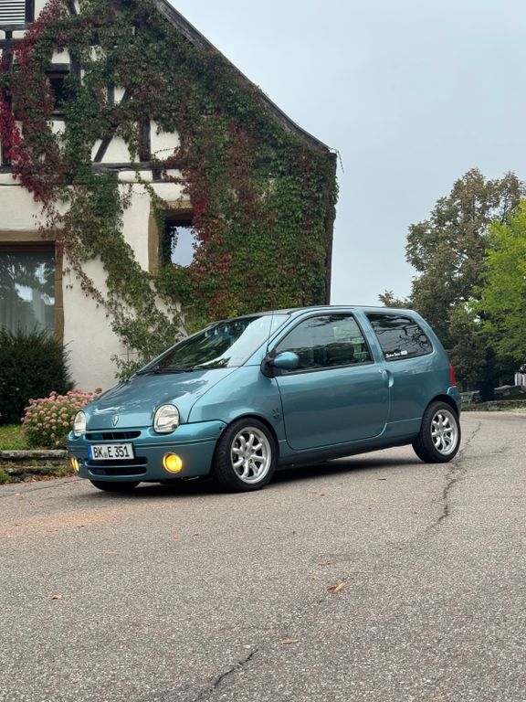 Renault Twingo 187.000 km 2.400 € Illingen 75428
