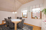 Seltene Gelegenheit! Stilvolle 3,5-Zimmer-DG-Wohnung mit Kamin und Garage und toller Aussicht!