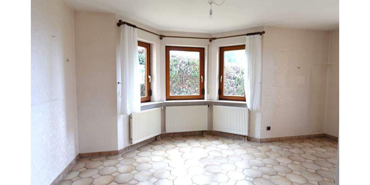 Attraktives Einfamilienhaus mit Garten und Garage 3 zimmer