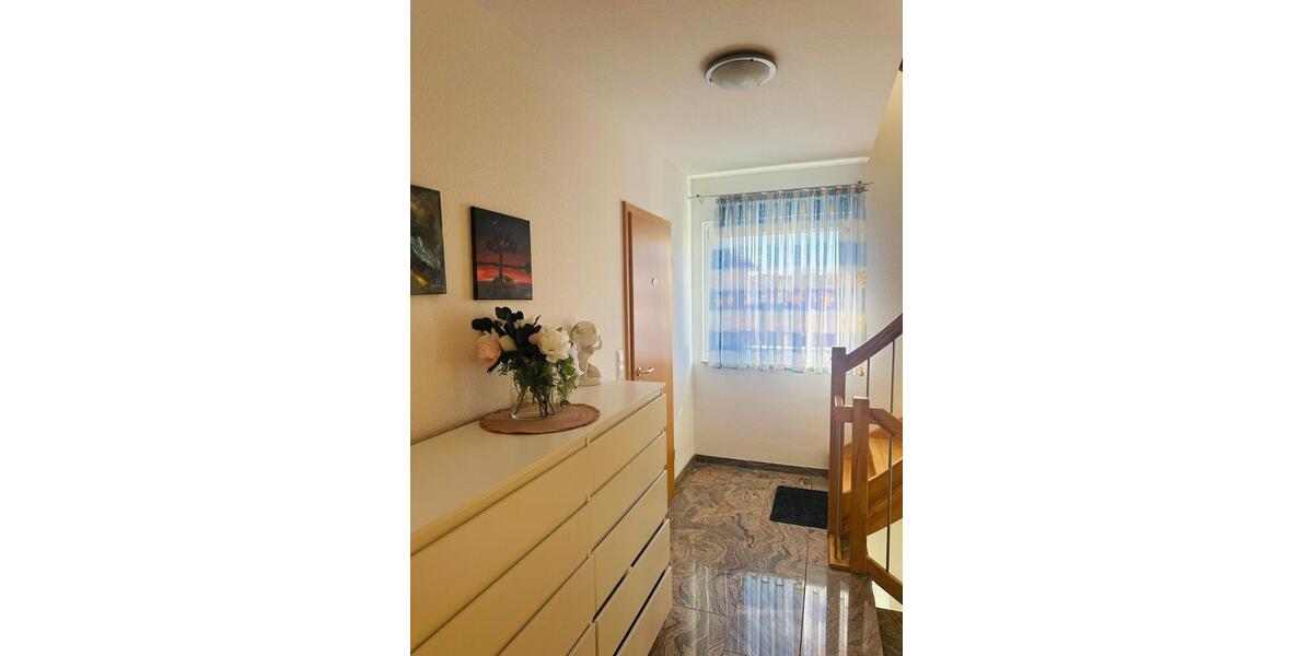 Einfamilienhaus Sersheim - 6 Zimmer, 160 m&sup2;, 1.850&euro; | Angebot:26253378