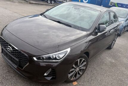 Hyundai i30 78.000 km 13.100 € Sindelfingen 71065