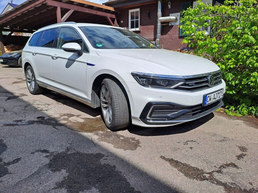 VW Passat Variant 59.500 km 28.450 € Bad Herrenalb 76332