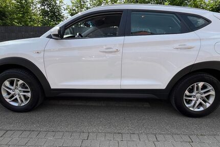 Hyundai TUCSON 98.000 km 12.999 &euro; Stutensee 76297