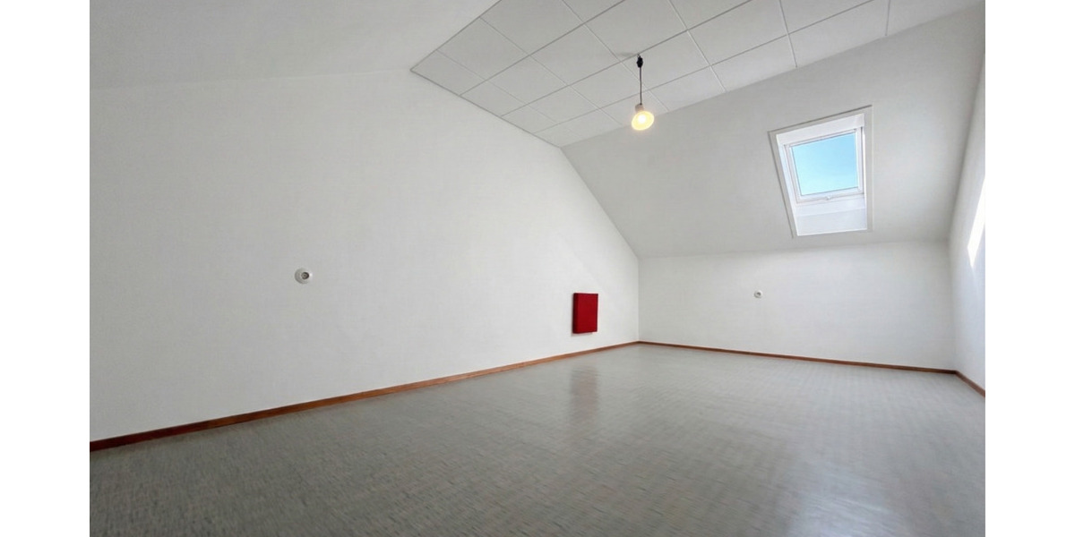 Doppelhaushälfte Sindelfingen Mitte - 5 Zimmer, 160 m&sup2;, 460.000&euro; | Angebot:25770722