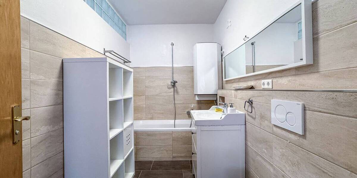 Etagenwohnung Bad Liebenzell - 2 Zimmer, 85 m&sup2;, 180.000&euro; | Angebot:26155488