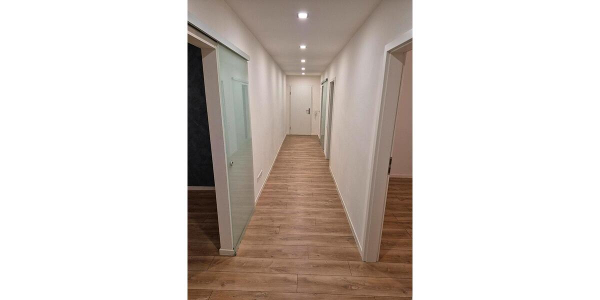 Etagenwohnung Pforzheim Weststadt - 3 Zimmer, 86 m&sup2;, 1.100&euro; | Angebot:25363227