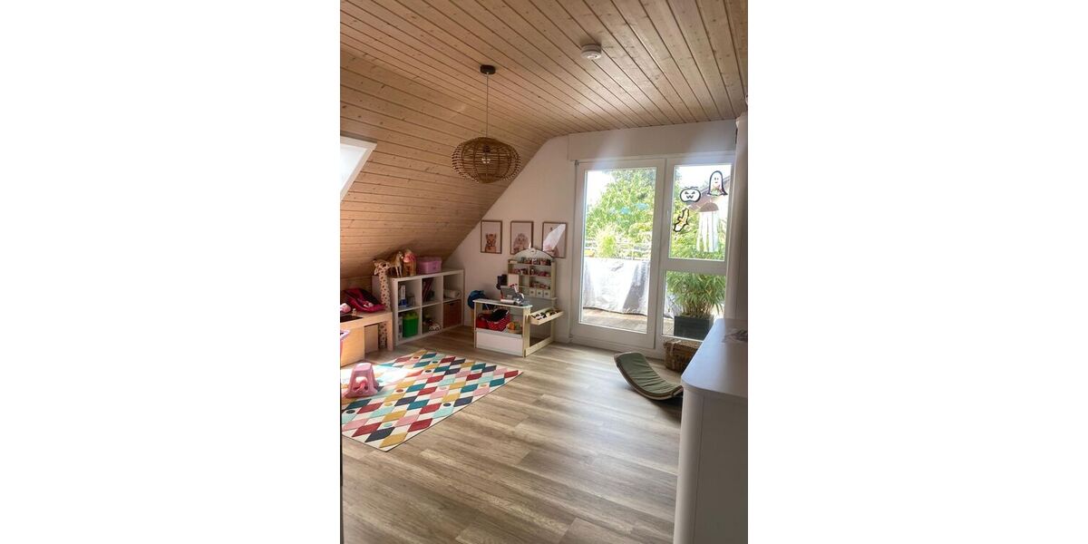 Moderne, großzügige Wohnung mit 5,5 Zimmern, Balkon, Terasse, EBK in Sindelfingen - Etagenwohnung Sindelfingen Darmsheim | Angebot:27446302