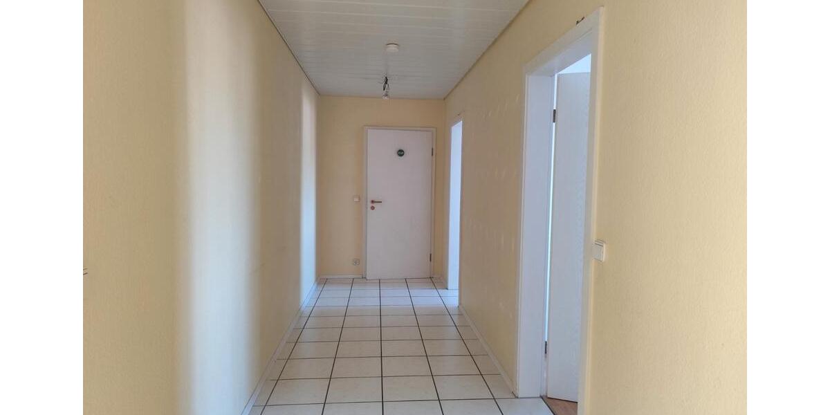 Dachgeschoßwohnung Neuenbürg - 3.5 Zimmer, 85 m&sup2;, 980&euro; | Angebot:26354841