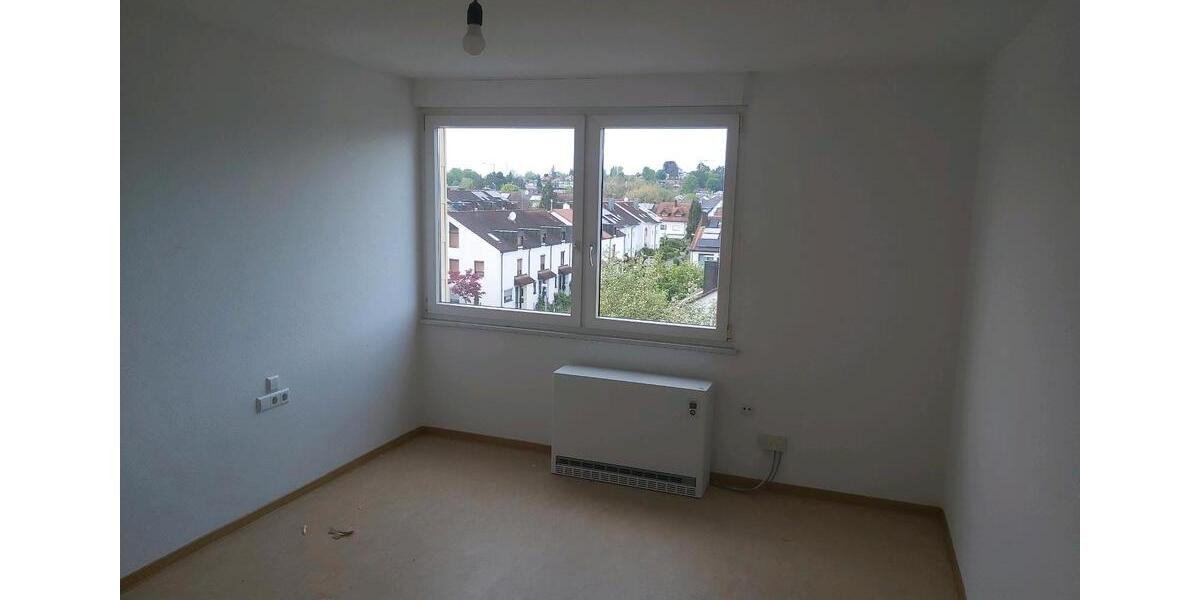 Etagenwohnung Sindelfingen Eichholz - 5 Zimmer, 100 m&sup2;, 1.350&euro; | Angebot:26448429