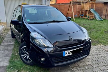 Renault Clio 179.000 km 2.900 &euro; Karlsruhe 76189
