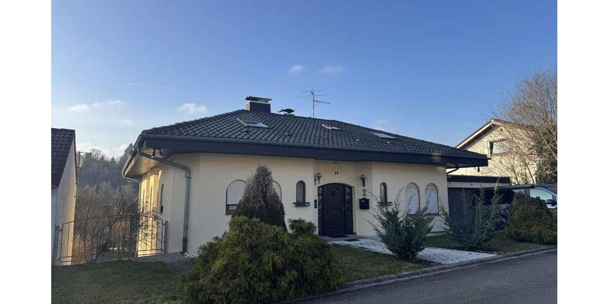 Einfamilienhaus Bretten - 7 Zimmer, 151 m&sup2;, 695.000&euro; | Angebot:25682176