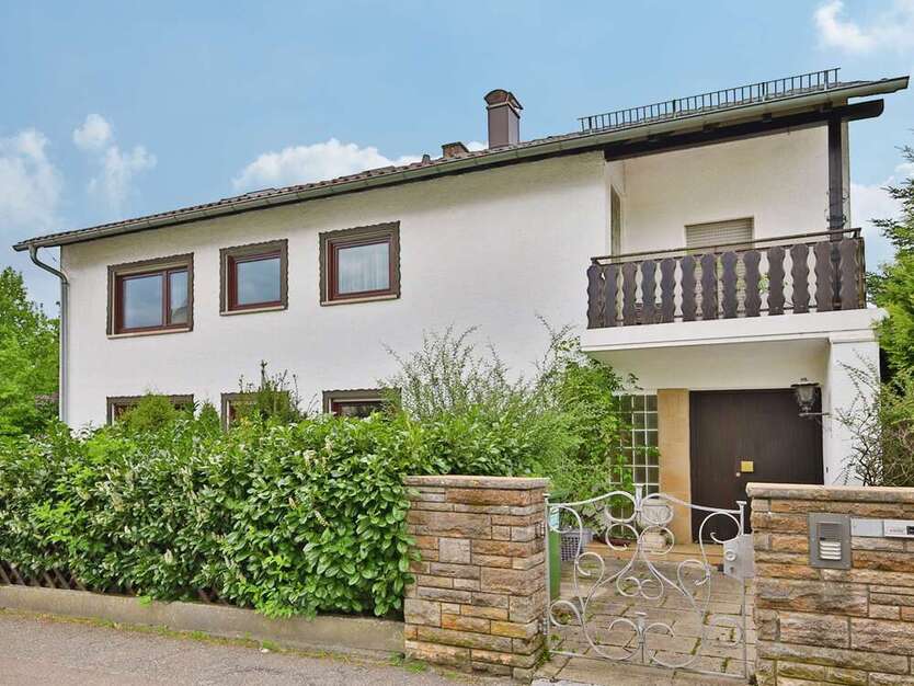 Haus zum Kaufen in Calw 750.000 € 327 m²