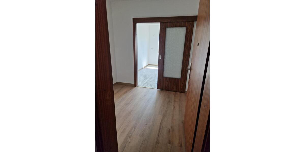 Etagenwohnung Karlsruhe Neureut - 2 Zimmer, 76 m&sup2;, 1.070&euro; | Angebot:26690169