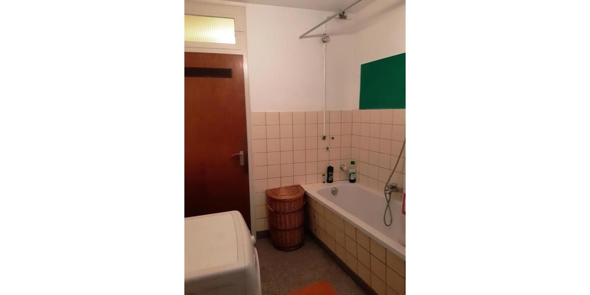 Tolle neu, renovierte 2-Zimmer-Wohnung mit Aufzug+Balkon+Tiefgarage in Karlsruhe 1 zimmer