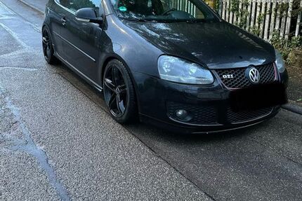 VW Golf 136.000 km 8.900 &euro; Pforzheim 75172