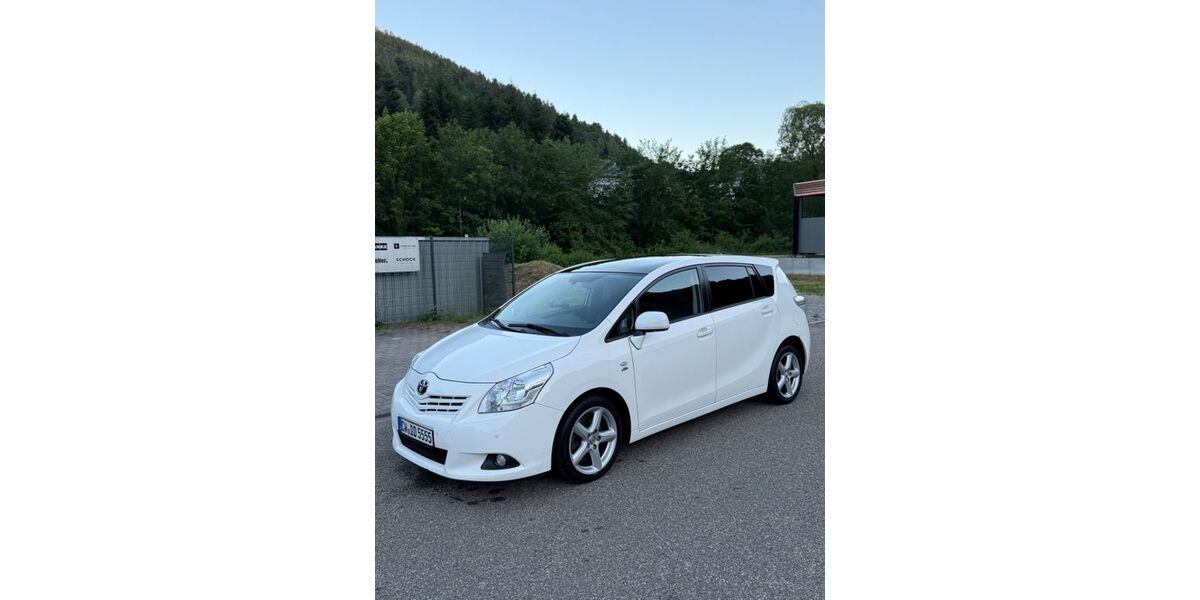 Toyota Verso 214.000 km 5.500 &euro; Pforzheim 75181